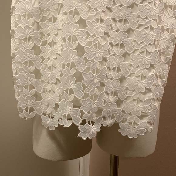 Ann Taylor White Floral Applique Tank SP - Picture 7 of 11